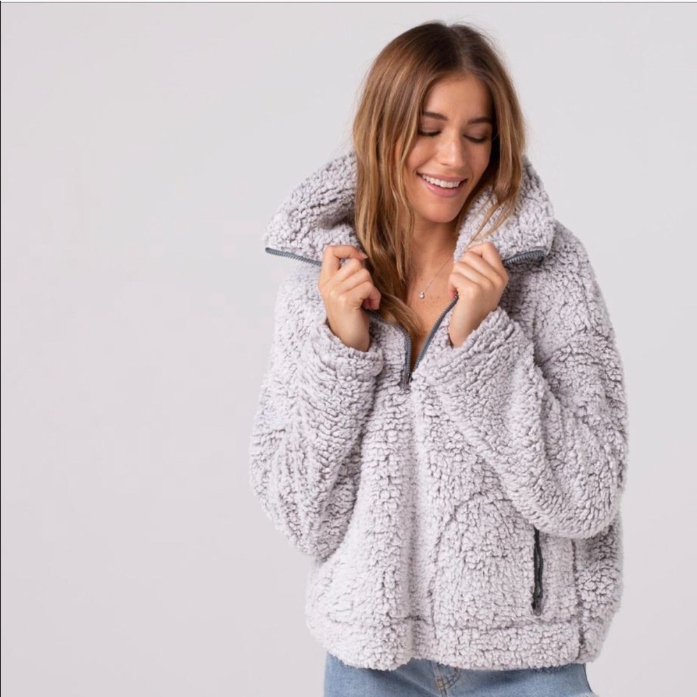 Fur zip up